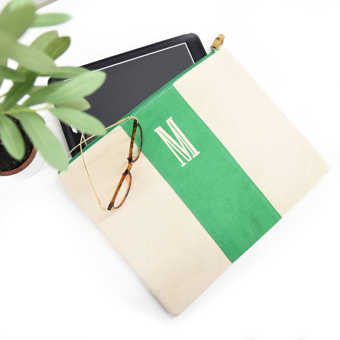 Finley Pouch Tech Gear